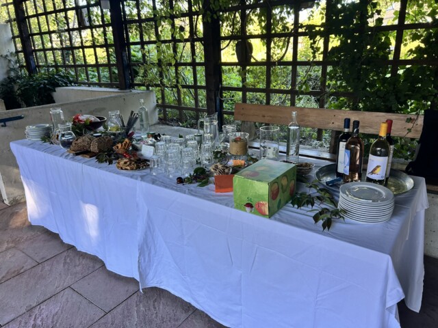 Buffet mit lokalen Speisen