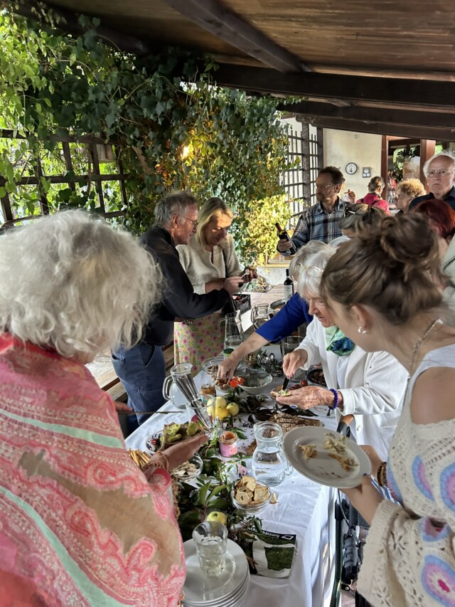 Buffet mit lokalen Speisen