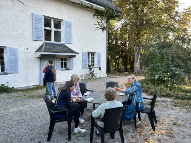 Gäste im Garten Haus Freudenberg