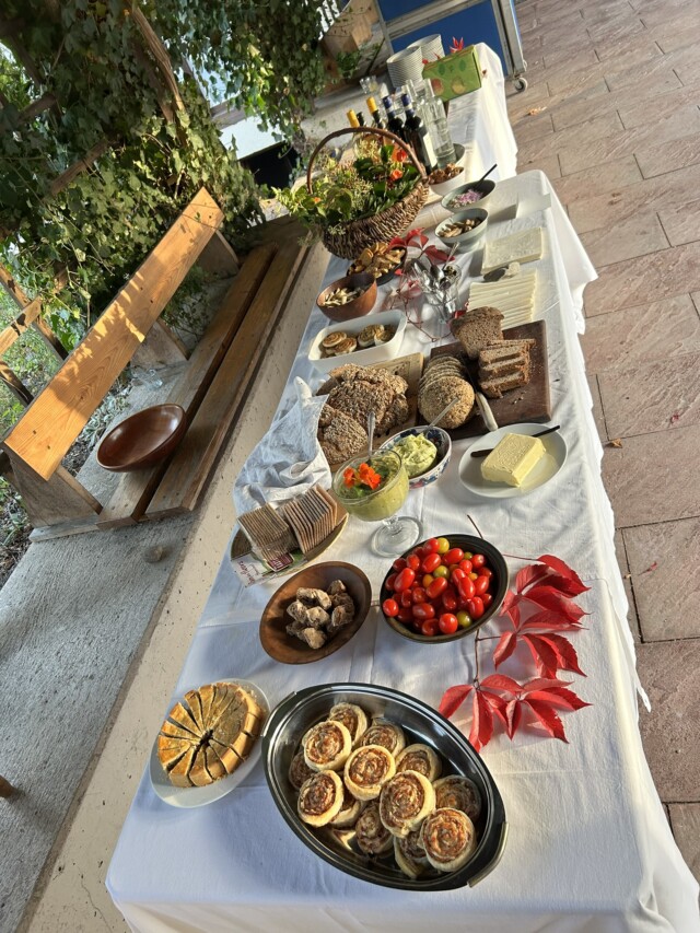 Buffet mit lokalen Speisen