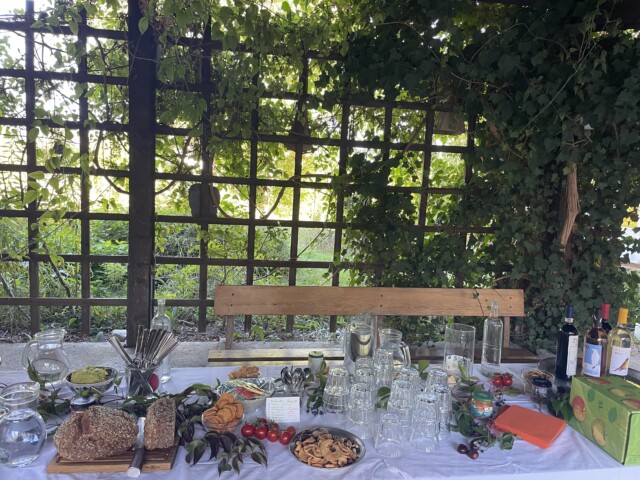 Buffet mit lokalen Speisen