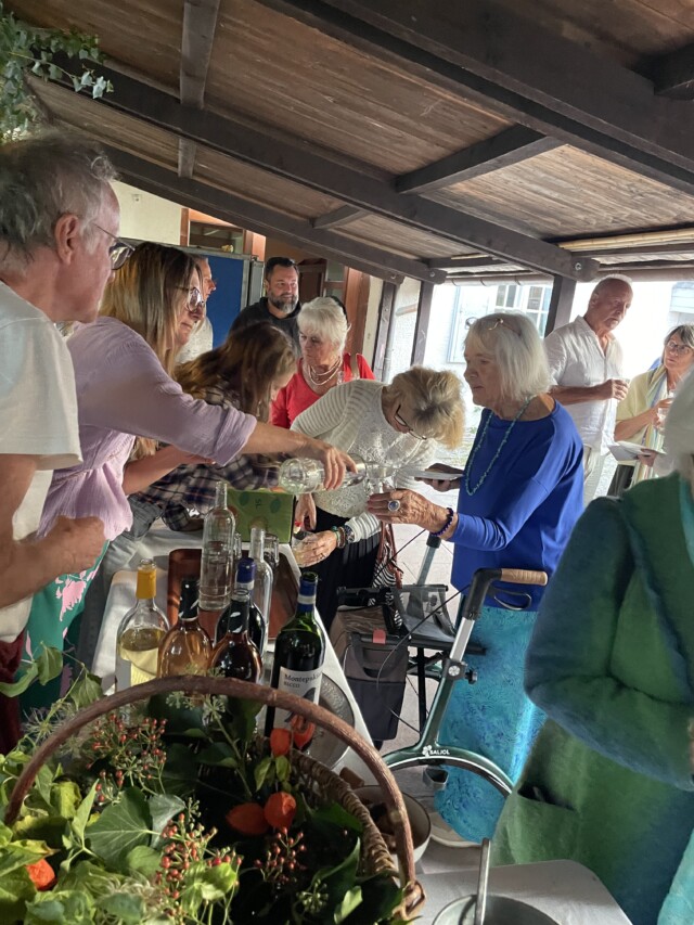 Buffet mit lokalen Speisen